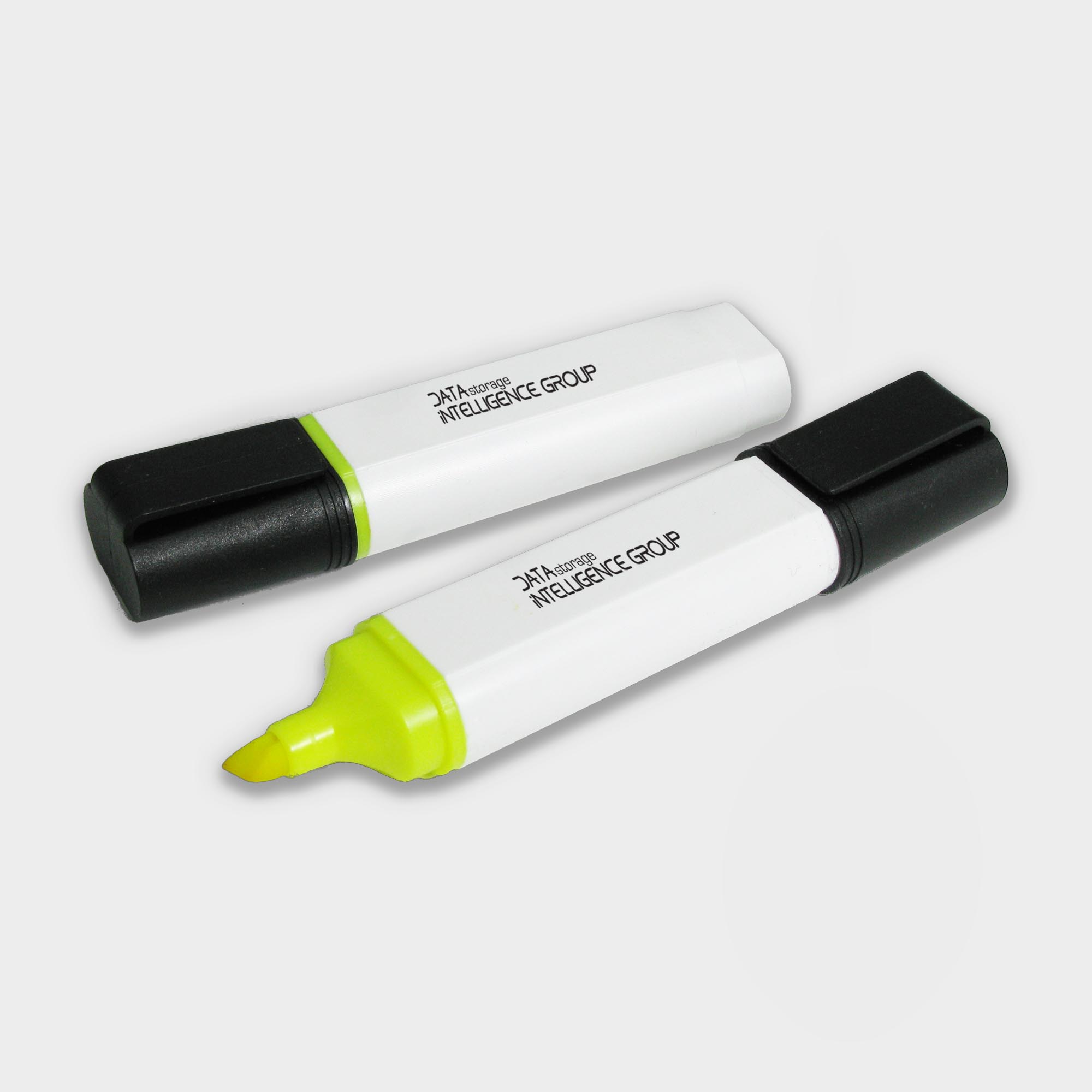 The Green & Good Highlighter Pen made from recycled plastic. A practical highlighter made in the EU. It is ideal for home, school or office use and is available with a white or yellow barrel and a black lid. Yellow insert as standard. White / Black
