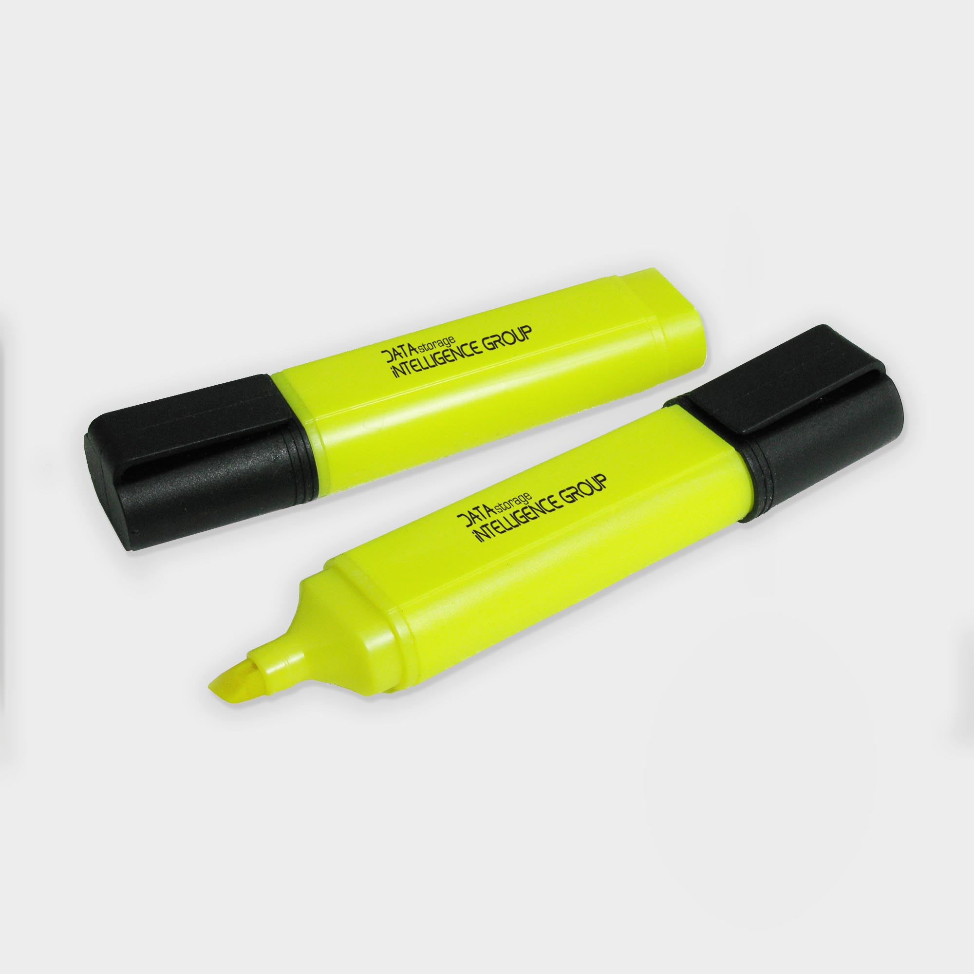 The Green & Good Highlighter Pen made from recycled plastic. A practical highlighter made in the EU. It is ideal for home, school or office use and is available with a white or yellow barrel and a black lid. Yellow insert as standard. Yellow / Black