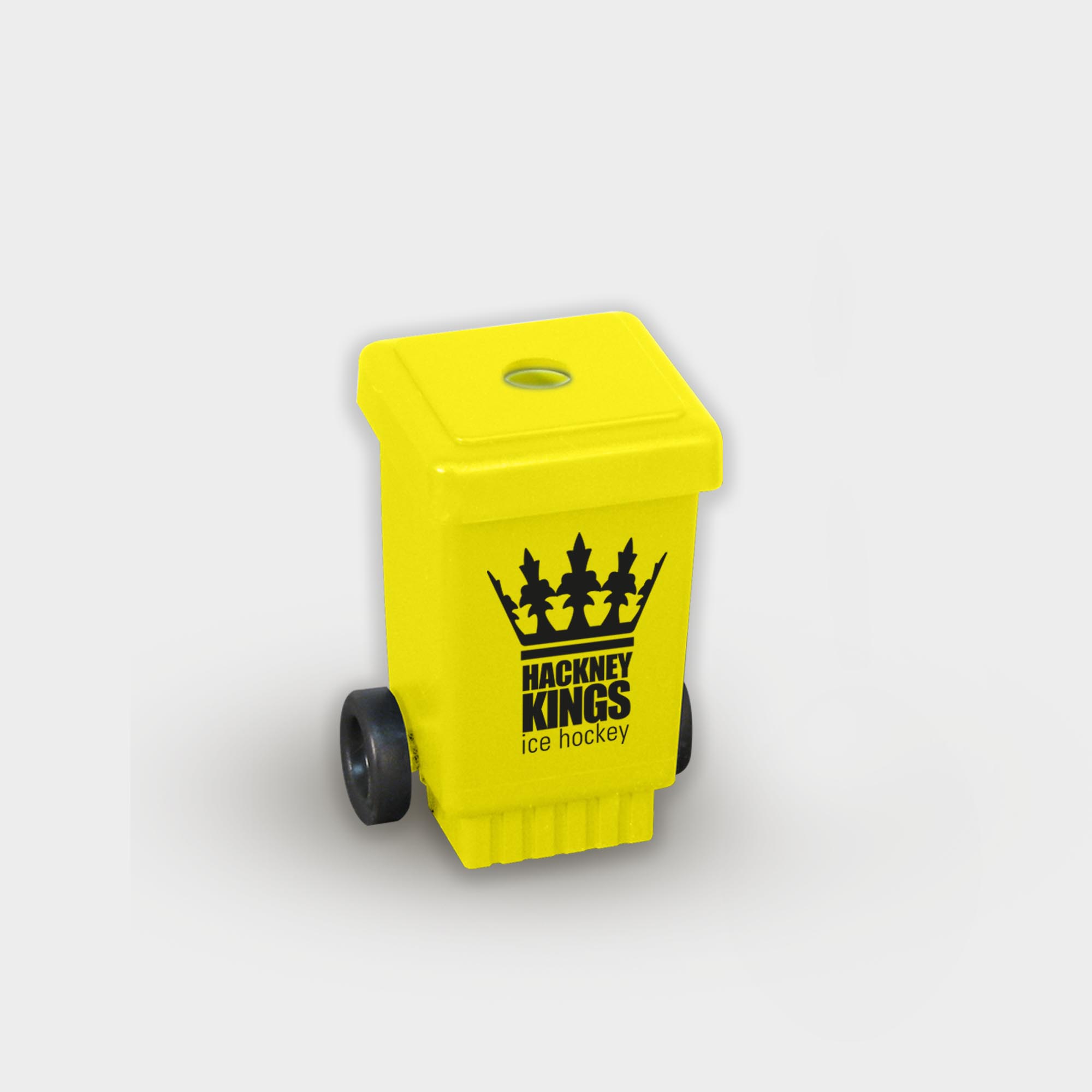 The Green & Good Wheelie Bin Pencil Sharpener made from recycled plastic (polystyrene). Made in the EU and available in a variety of colours.Features include a removable lid and small black wheels. Ideal for councils and waste management companies. Yellow