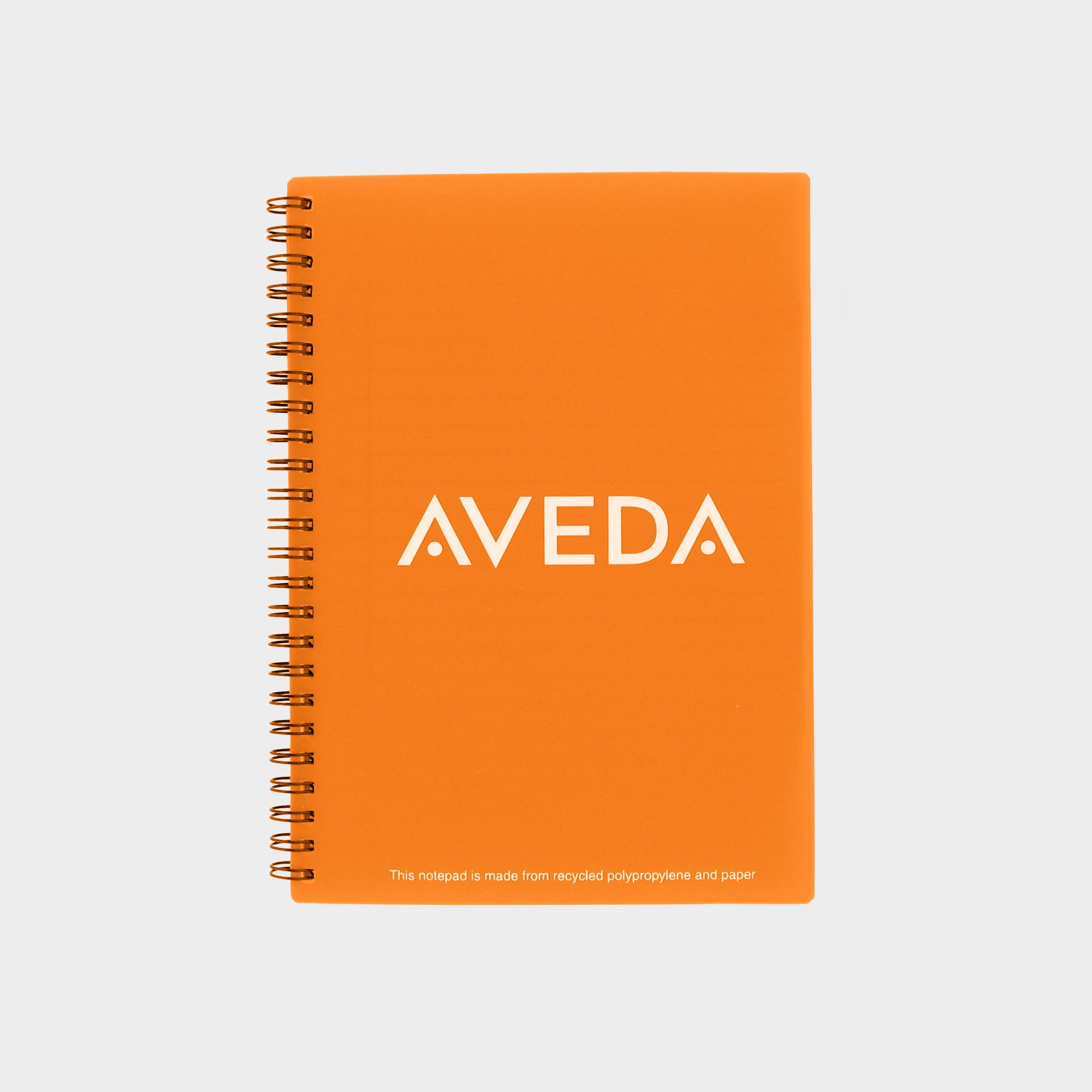 The Green & Good Polypropylene Notebook comes with recycled paper - size A5. The front and back cover is made from recycled polypropylene (500 microns), the sheets are 80gsm. Comes wirebound with 50 sheets as standard. Please contact us if you require a bespoke number of sheets. Orange