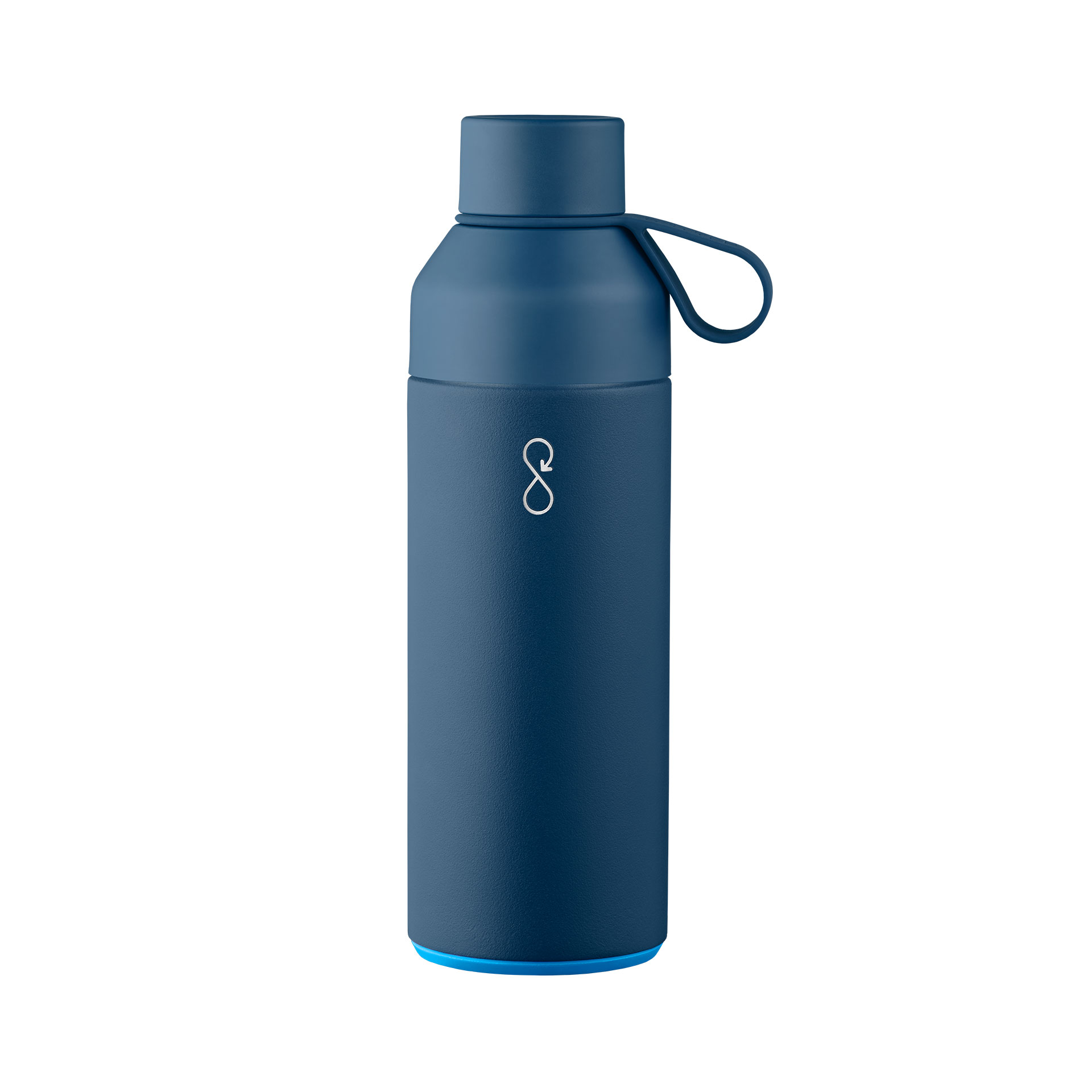 The Ocean Bottle is made from part recycled plastic and stainless steel. Each bottle funds the collection of 11.4kg of plastic, equivalent to 1000 plastic bottles. Plastic Bank ensures that the plastic waste is collected by locals living in coastal communities, mostly in Asia. This bottle is vacuum thermos insulated, this means it keeps cold drinks cold and hot drinks hot. It comes with an easy carry silicone loop, double opening for easy drink and a clean drinking cup. Dishwasher safe. 500ml capacity. Royal Blue